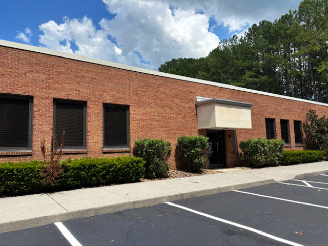 FOR LEASE: 21,454 sf Office / Warehouse Near Alcoa Highway and Pellissippi Parkway