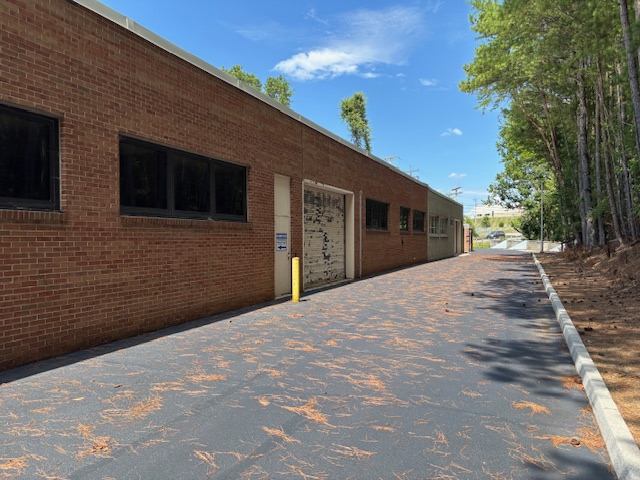 FOR LEASE: 21,454 sf Office / Warehouse Near Alcoa Highway and Pellissippi Parkway