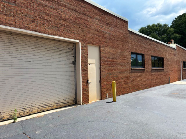 FOR LEASE: 21,454 sf Office / Warehouse Near Alcoa Highway and Pellissippi Parkway