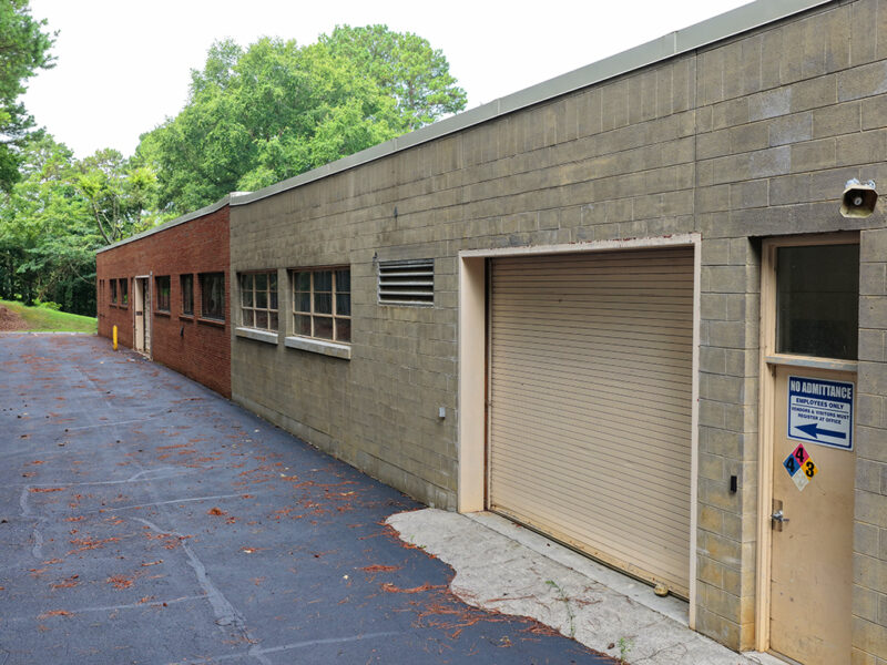 FOR LEASE: 21,454 sf Office / Warehouse Near Alcoa Highway and Pellissippi Parkway