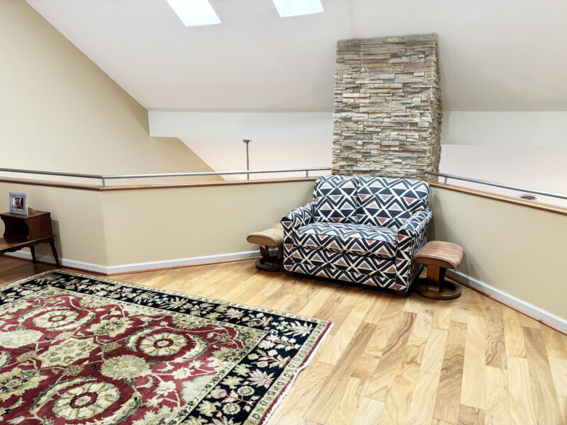 Stunning PUD Townhome in Prime Location Near West Town Mall & Rocky Hill