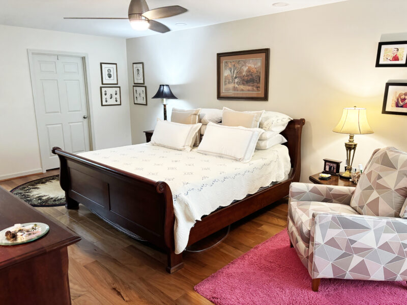 Stunning PUD Townhome in Prime Location Near West Town Mall & Rocky Hill