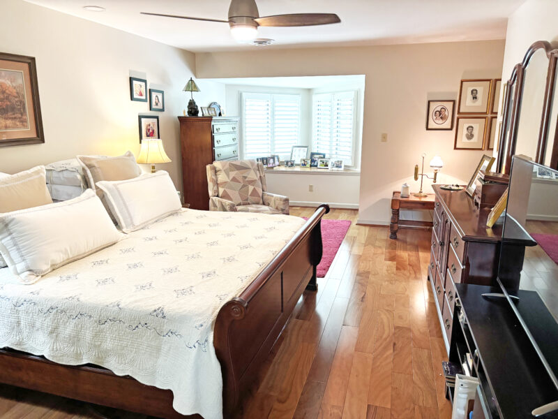 Stunning PUD Townhome in Prime Location Near West Town Mall & Rocky Hill