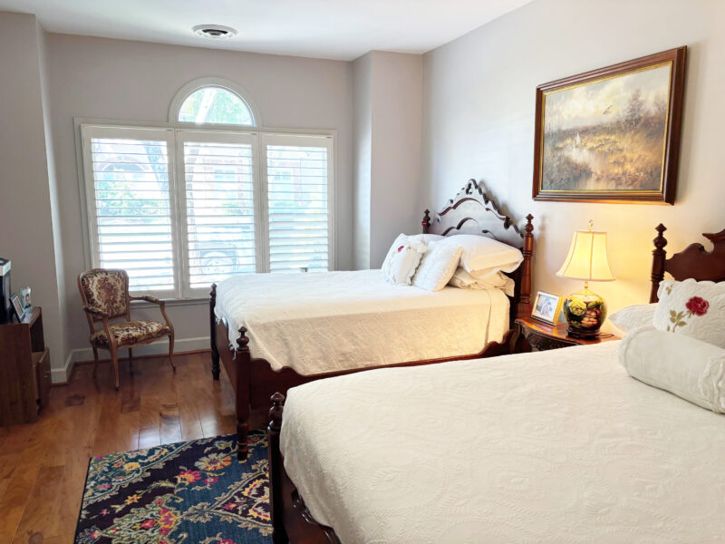 Stunning PUD Townhome in Prime Location Near West Town Mall & Rocky Hill