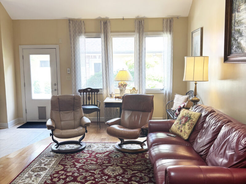 Stunning PUD Townhome in Prime Location Near West Town Mall & Rocky Hill