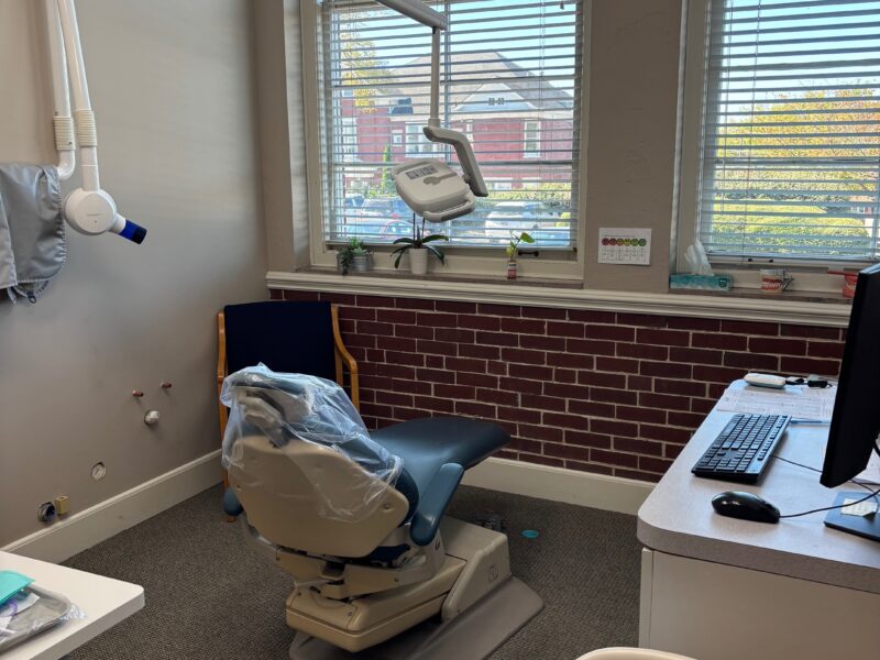 Turnkey Dental Office in West Knoxville – Fully Equipped & Furnished