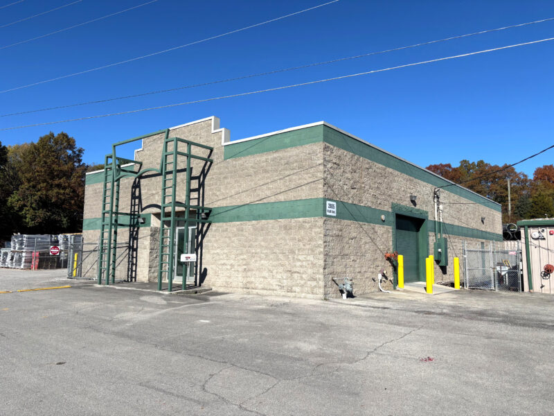 FOR LEASE: 4,500 sf Industrial Space Near I-40 at Cherry Street