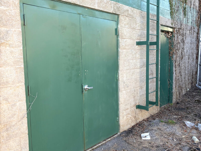 FOR LEASE: 4,500 sf Industrial Space Near I-40 at Cherry Street