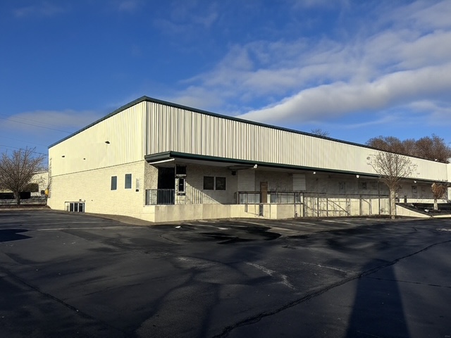 4,000 sf Warehouse / Office on Middlebrook Pike