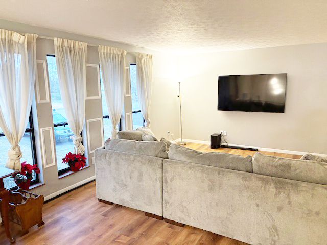 Beautifully Updated 2,642 sf Home in West Knoxville