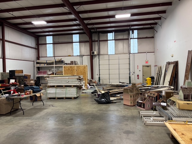 4,000 sf Warehouse / Office on Middlebrook Pike