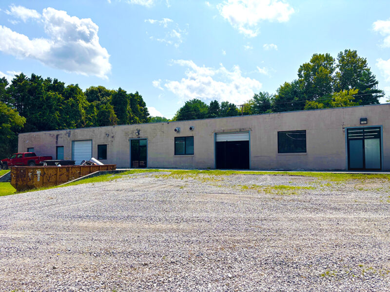 FOR LEASE: 9,000 sf Warehouse Space with Office in Louisville
