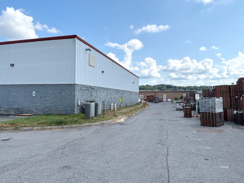 FOR LEASE: 20,000 sf Warehouse w/ Office on Parkside Drive